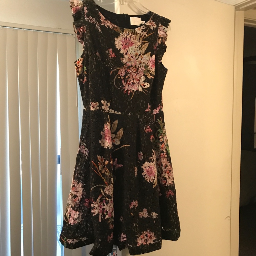 Gorgeous Lace Floral Dress: Size 12